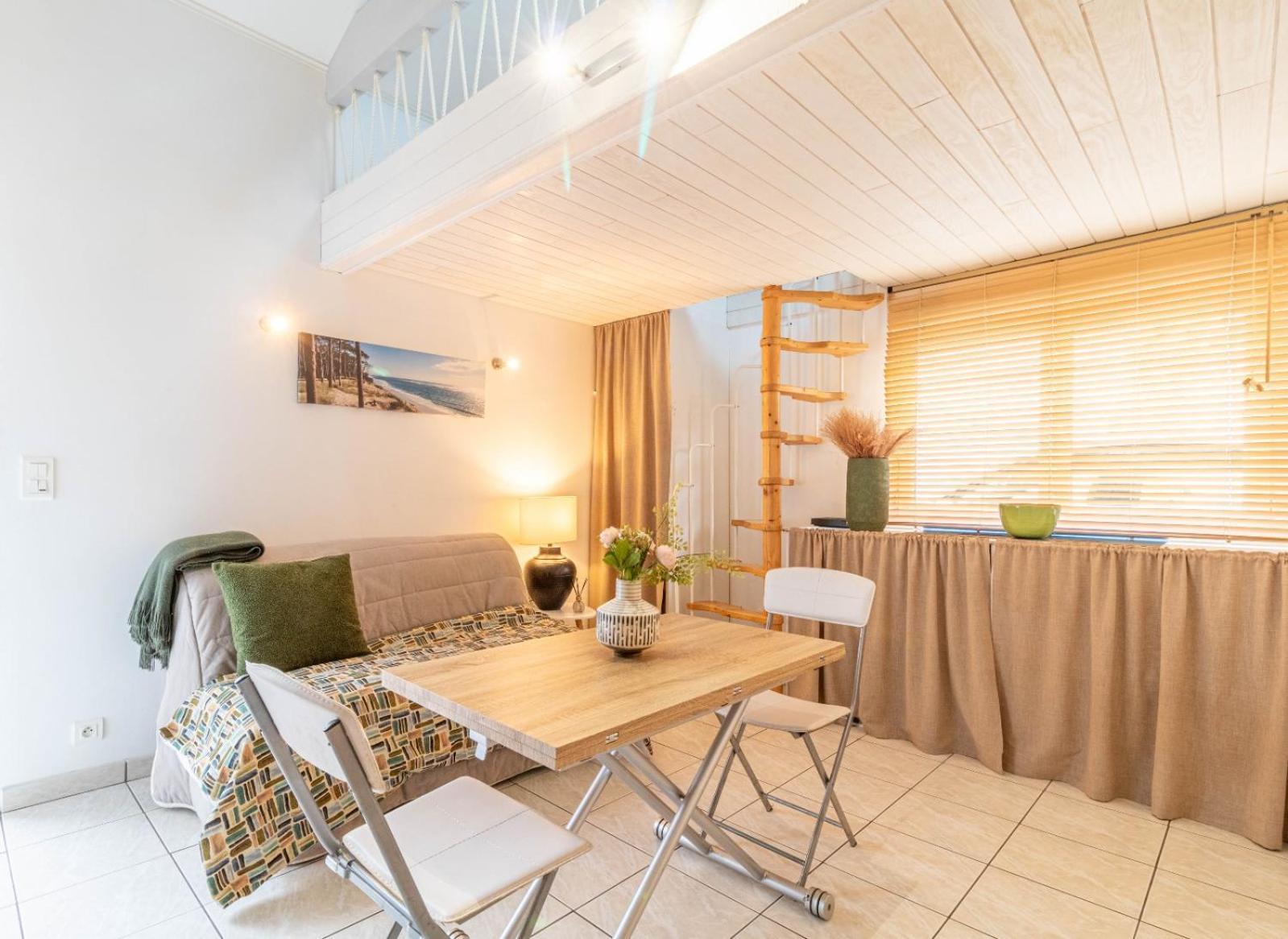 Jolie Petite Maison Climatisee Parking Prive กูฌ็อง-เมสทราส ภายนอก รูปภาพ